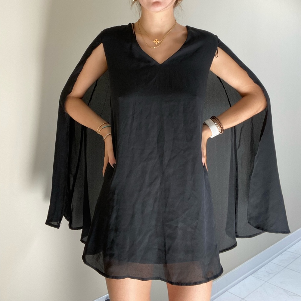 Caped Sleeve Dress❤️‍🔥